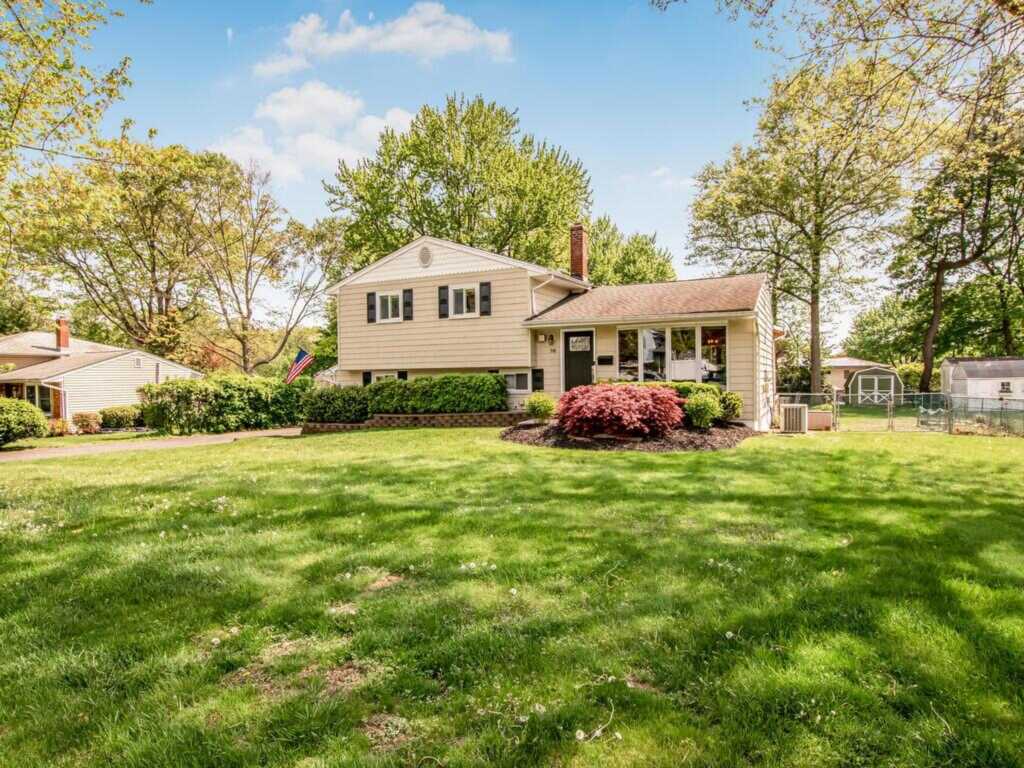 70 Lyncrest Avenue, New City, NY 10956 - Photo 2 of 24