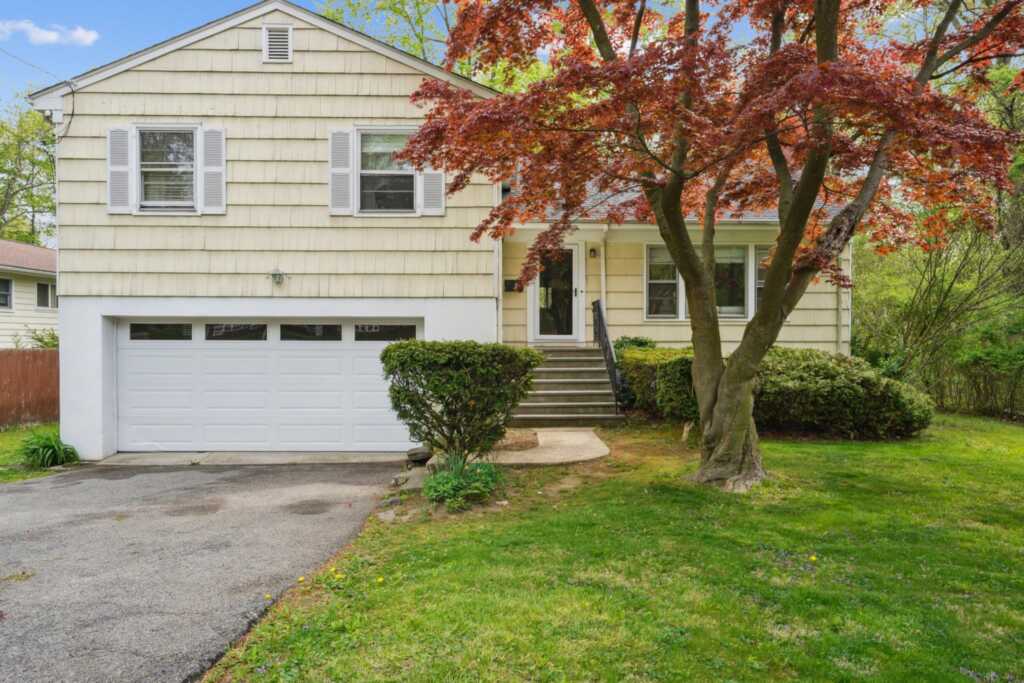 1015 Mamaroneck Avenue, White Plains, NY 10605