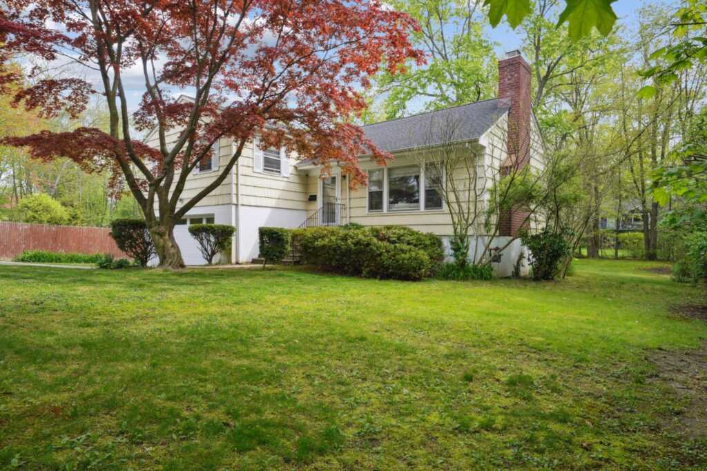 1015 Mamaroneck Avenue, White Plains, NY 10605 - Photo 2 of 29