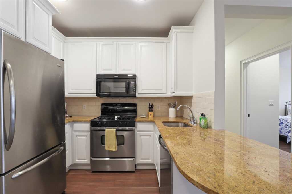 10 School Street, Unit #2F, Rye, NY 10580 - Photo 2 of 6