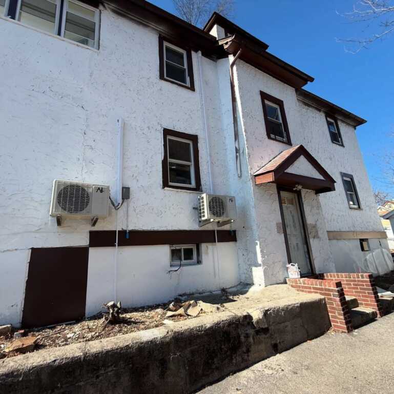 133 Lincoln Avenue, New Rochelle, NY 10801 - Photo 3 of 15