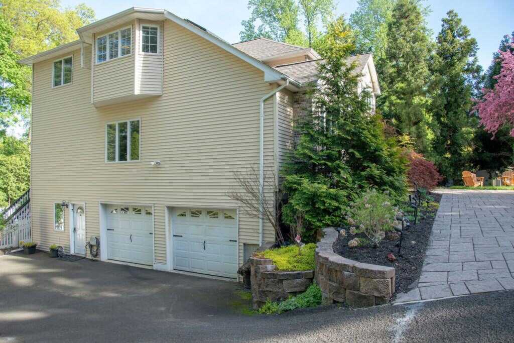 50 Noyes Street, Pearl River, NY 10965 - Photo 23 of 37