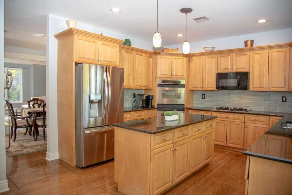 50 Noyes Street, Pearl River, NY 10965 - Photo 7 of 37