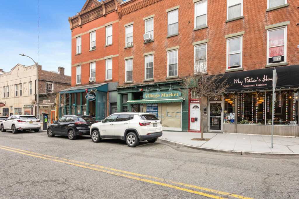 10 North Broadway Avenue, Unit #101, Nyack, NY 10960 - Photo 2 of 23