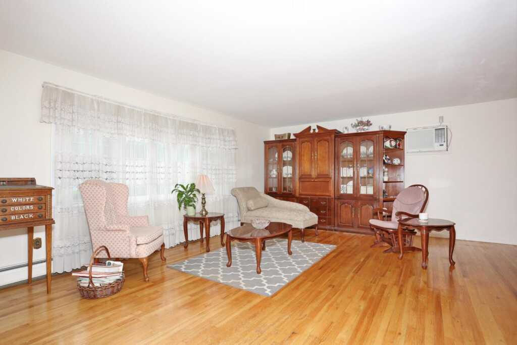 6 Crescent Court, New City, NY 10956 - Photo 3 of 37