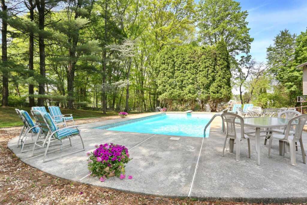 6 Crescent Court, New City, NY 10956 - Photo 33 of 37