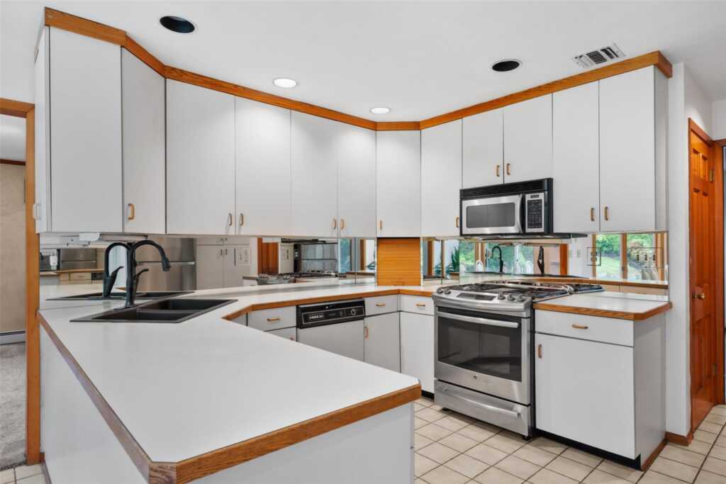 1 Blue Sky Drive, Suffern, NY 10901 - Photo 13 of 50
