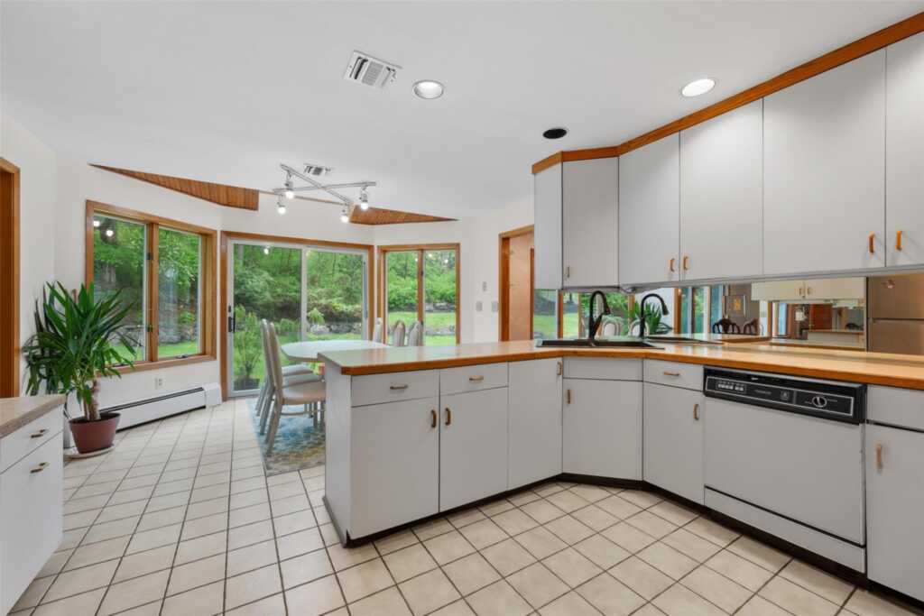 1 Blue Sky Drive, Suffern, NY 10901 - Photo 15 of 50