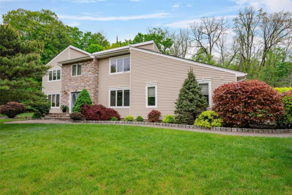 1 Blue Sky Drive, Suffern, NY 10901 - Photo 2 of 50