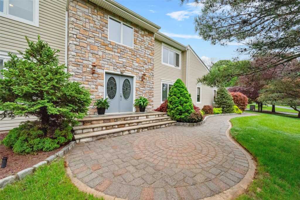 1 Blue Sky Drive, Suffern, NY 10901 - Photo 3 of 50