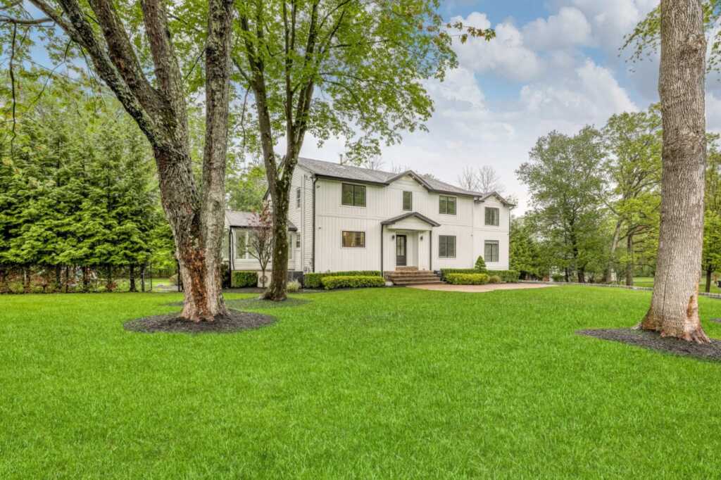 25 Hidden Valley Drive, Suffern, NY 10901 - Photo 2 of 33