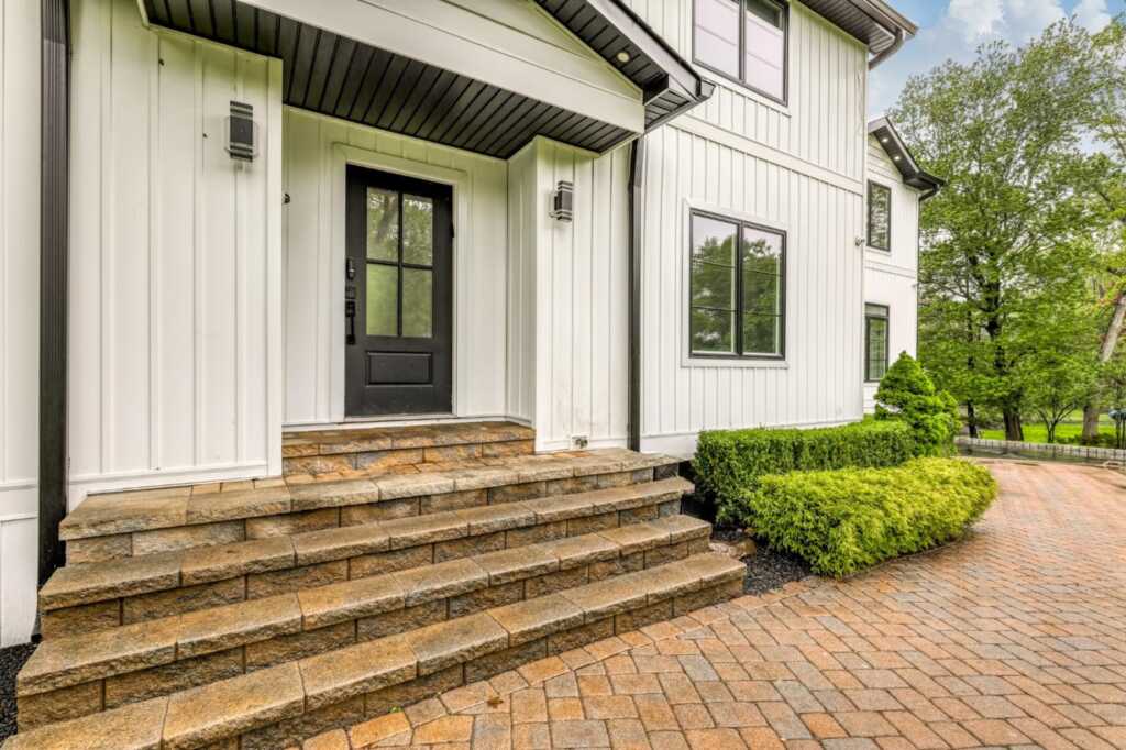 25 Hidden Valley Drive, Suffern, NY 10901 - Photo 4 of 33