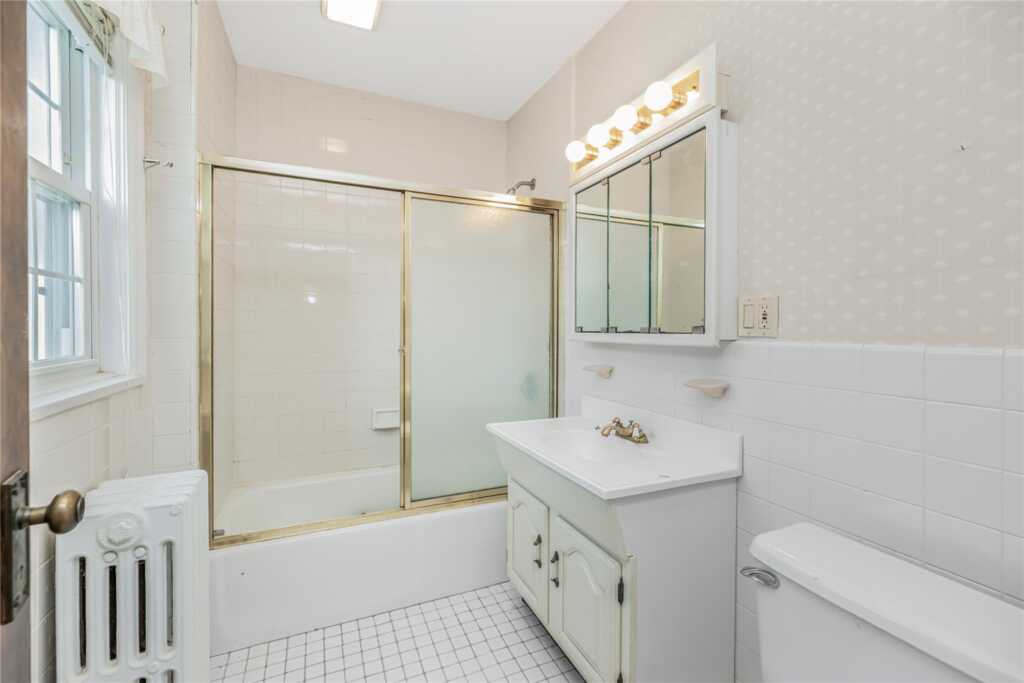 158 Old Mamaroneck Road, White Plains, NY 10605 - Photo 15 of 24