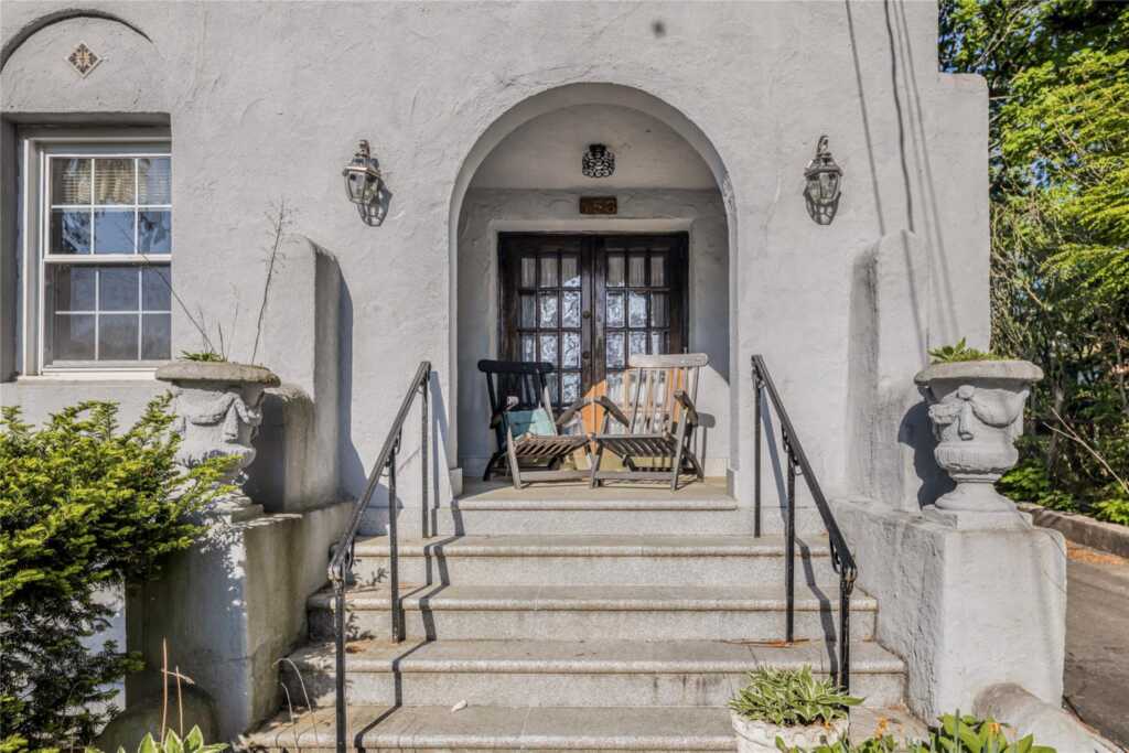 158 Old Mamaroneck Road, White Plains, NY 10605 - Photo 4 of 24