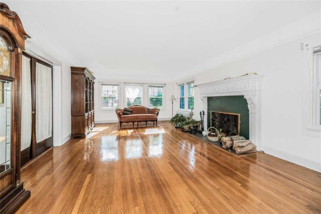 158 Old Mamaroneck Road, White Plains, NY 10605 - Photo 8 of 24