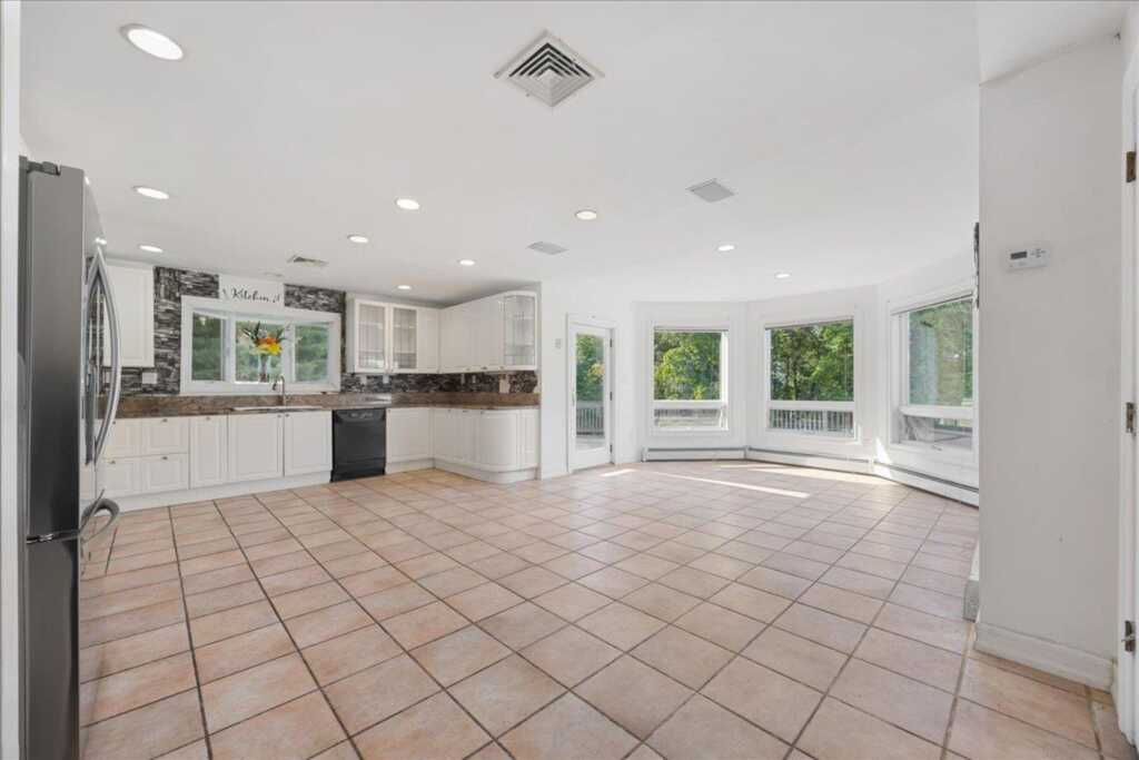 587 Route 306, Suffern, NY 10901 - Photo 17 of 49