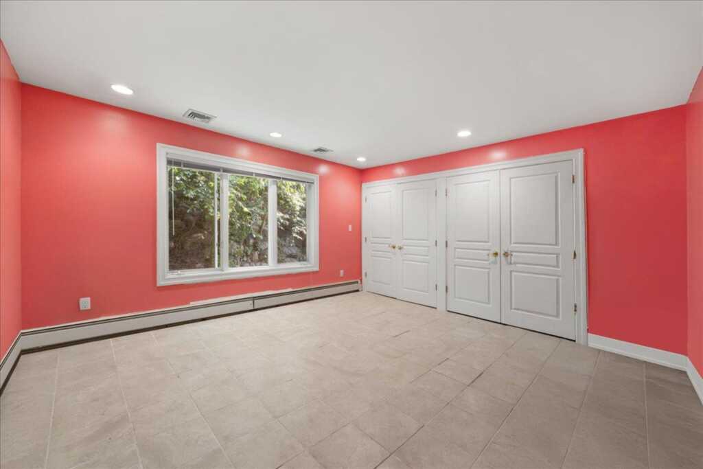 587 Route 306, Suffern, NY 10901 - Photo 23 of 49