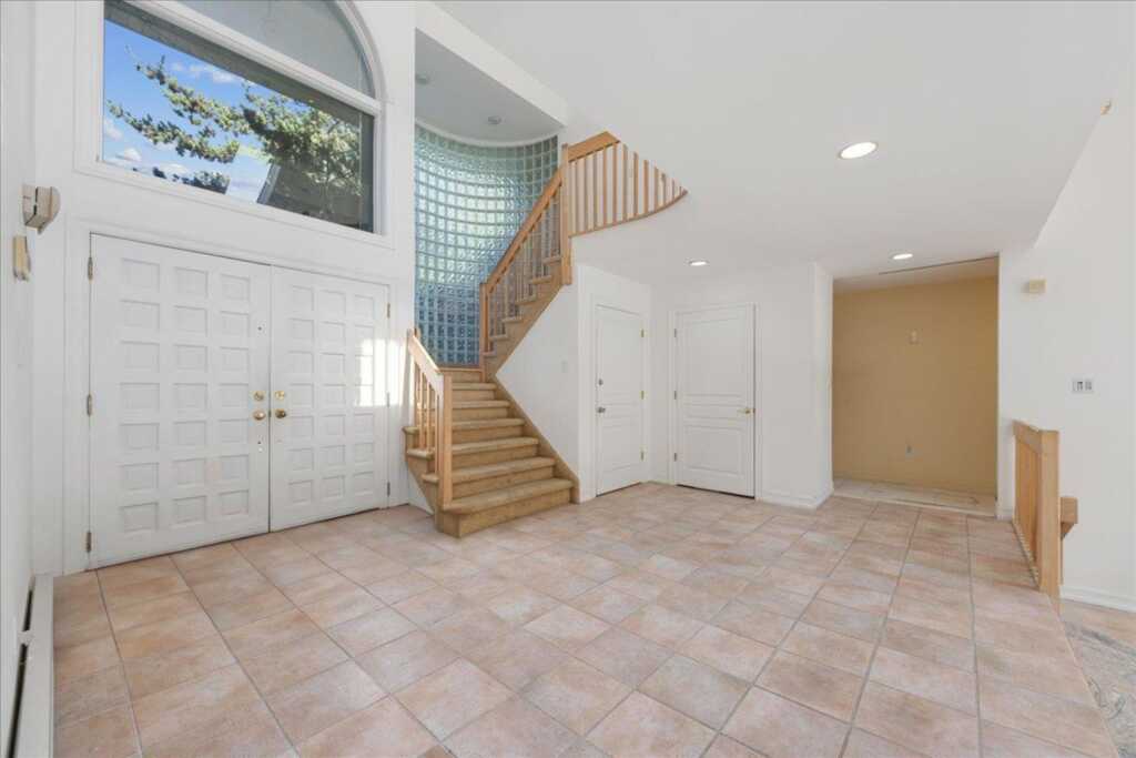 587 Route 306, Suffern, NY 10901 - Photo 7 of 49