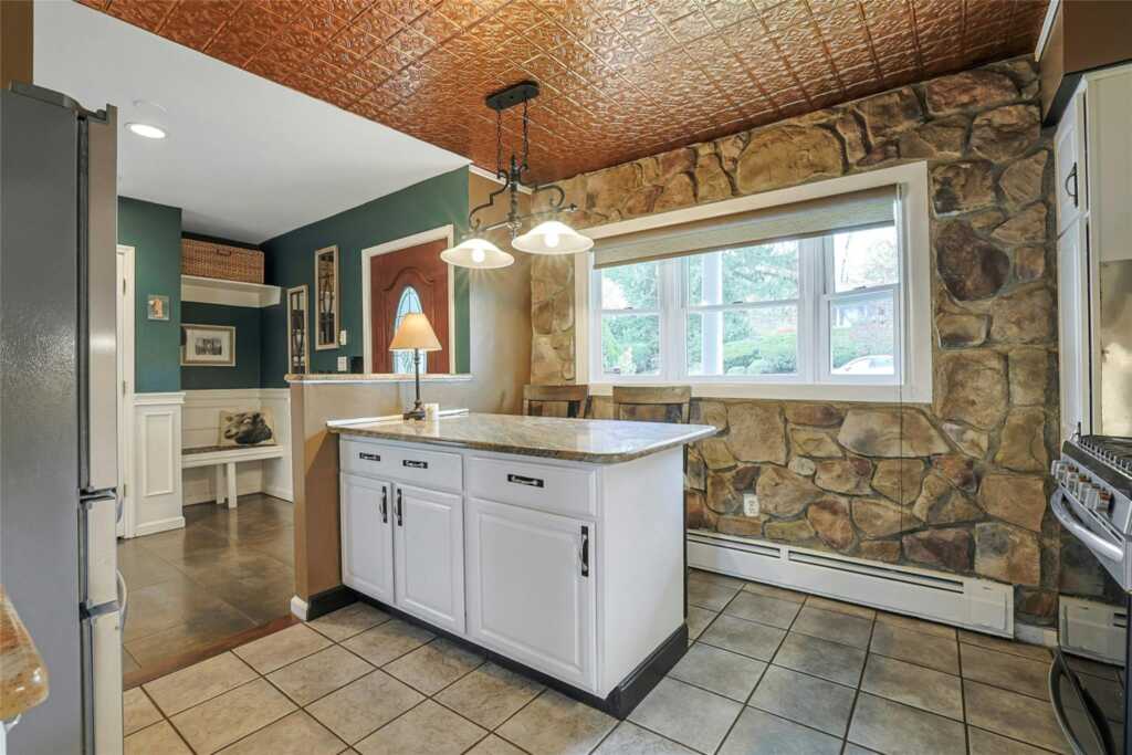 182 Magnolia Street, Pearl River, NY 10965 - Photo 14 of 42