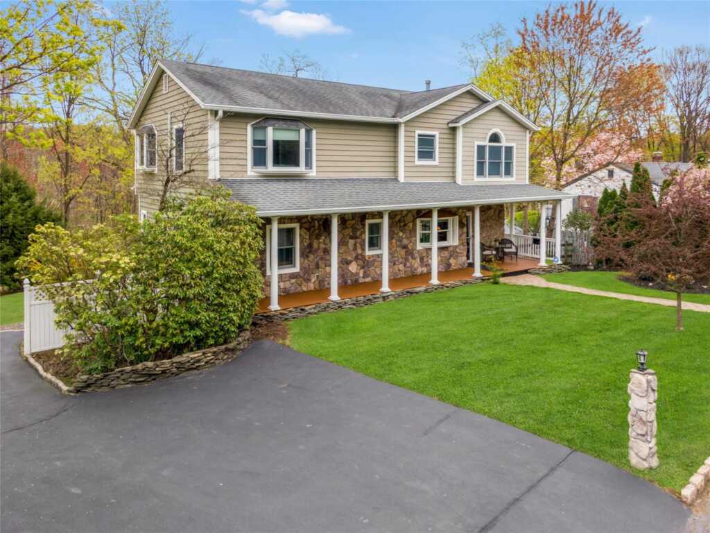 182 Magnolia Street, Pearl River, NY 10965 - Photo 6 of 42