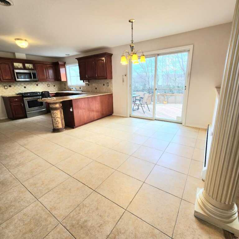13 Mesa Place, Nanuet, NY 10954 - Photo 10 of 20