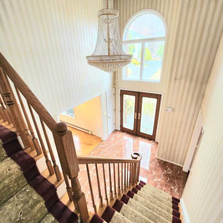 13 Mesa Place, Nanuet, NY 10954 - Photo 3 of 20