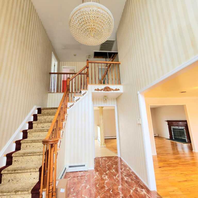 13 Mesa Place, Nanuet, NY 10954 - Photo 4 of 20