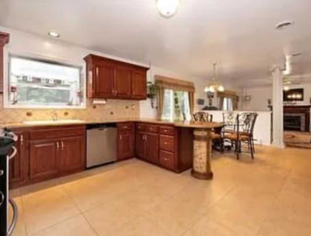 13 Mesa Place, Nanuet, NY 10954 - Photo 8 of 20