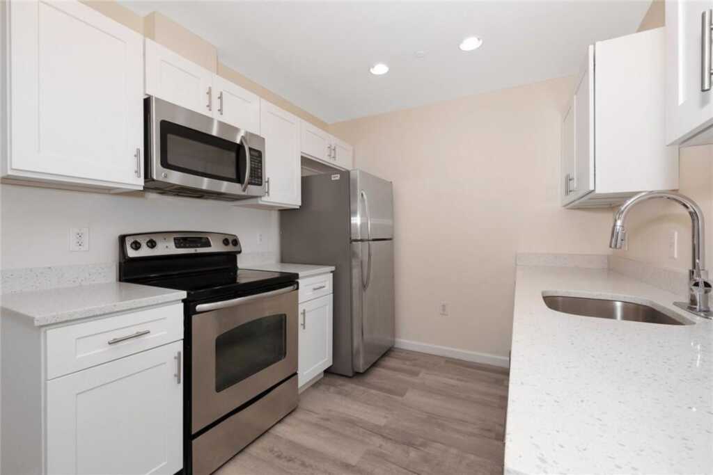 68 Lake Street, Unit #401, White Plains, NY 10603 - Photo 8 of 23