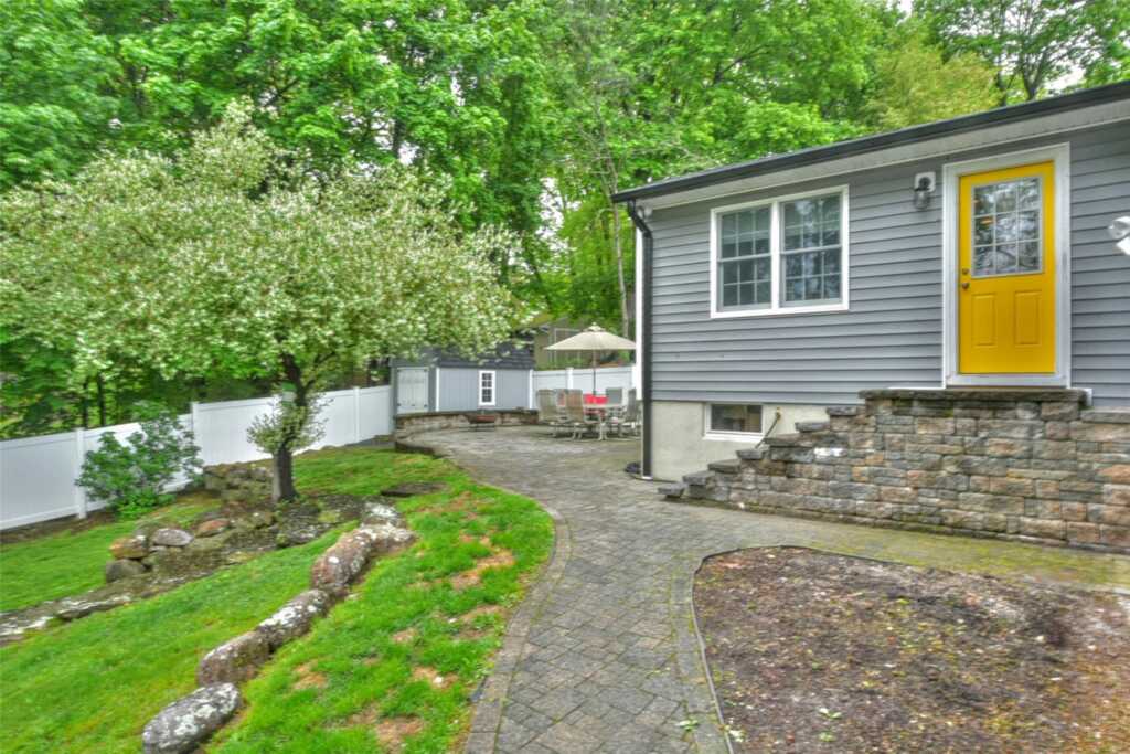 32 Maplewood Boulevard, Suffern, NY 10901 - Photo 17 of 20