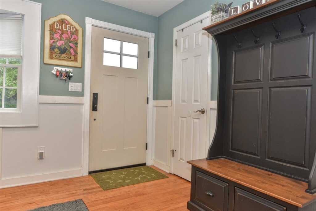 32 Maplewood Boulevard, Suffern, NY 10901 - Photo 2 of 20