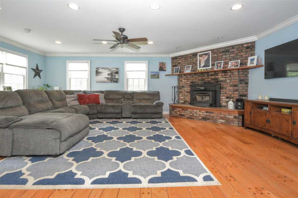 32 Maplewood Boulevard, Suffern, NY 10901 - Photo 7 of 20