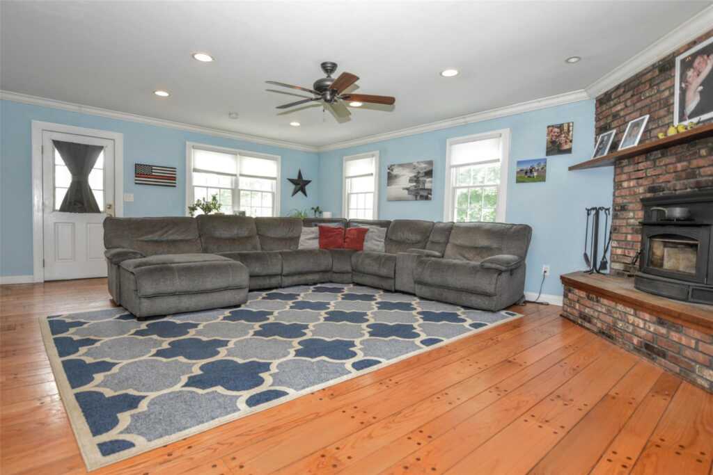 32 Maplewood Boulevard, Suffern, NY 10901 - Photo 8 of 20