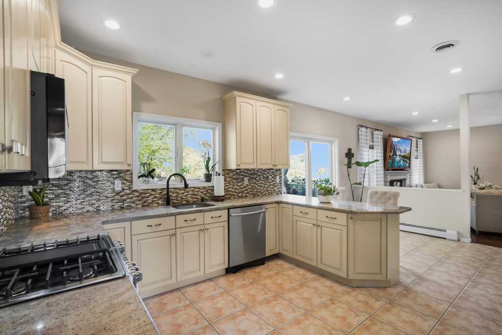 14 Fillmore Drive, Stony Point, NY 10980 - Photo 9 of 40