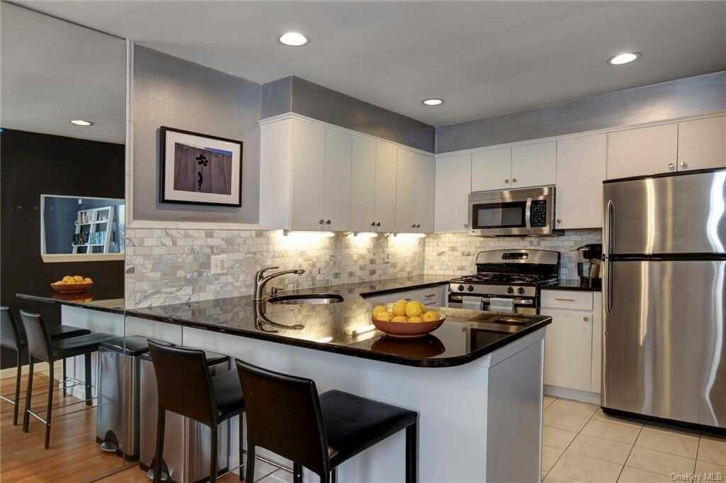 76 Peck Avenue, Unit #2-10, Rye, NY 10580 - Photo 6 of 15
