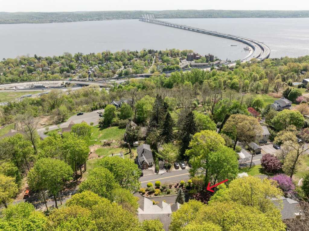 235 South Boulevard, Nyack, NY 10960 - Photo 2 of 36