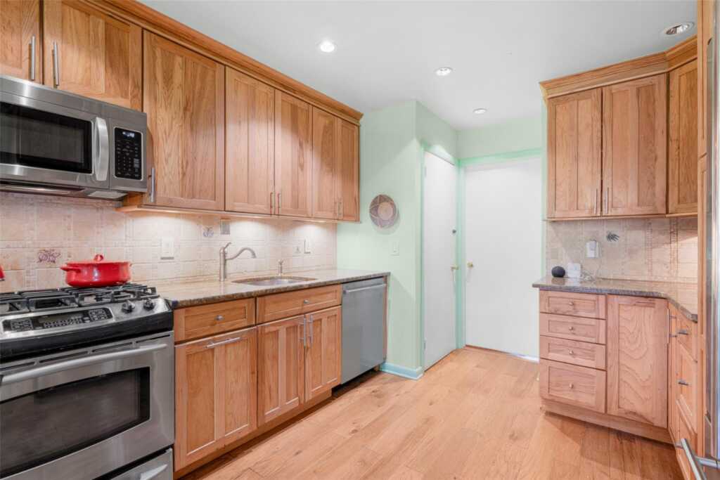 5 Carlton Lane, Rye, NY 10573 - Photo 9 of 33