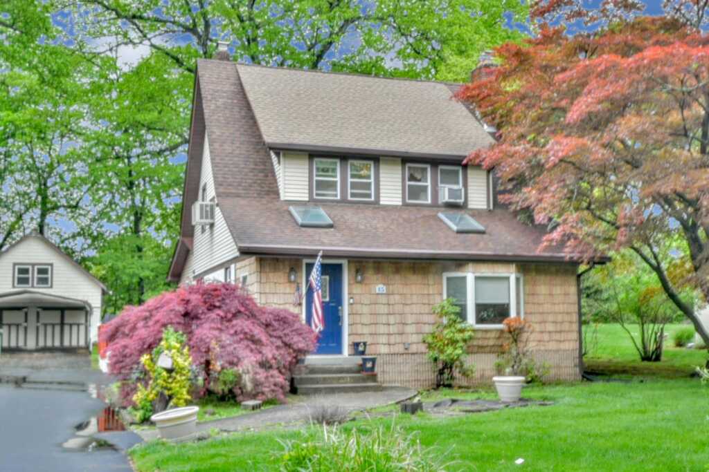 15 Hillside Avenue, Suffern, NY 10901 - Photo 2 of 23