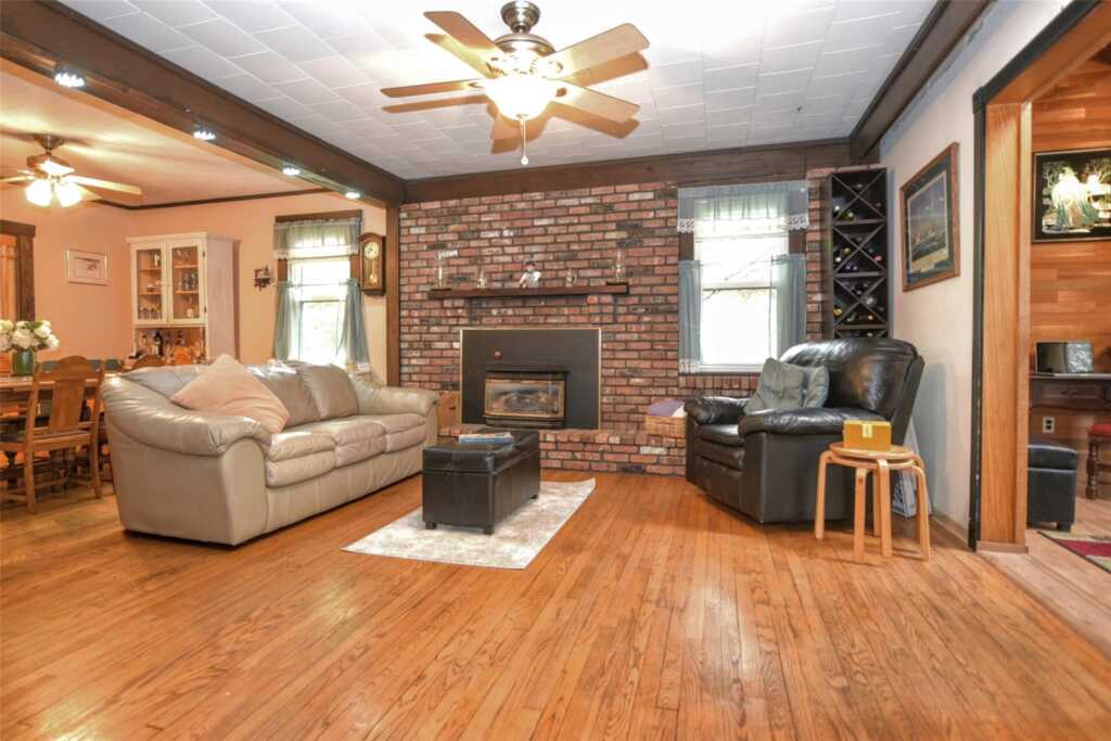 15 Hillside Avenue, Suffern, NY 10901 - Photo 4 of 23