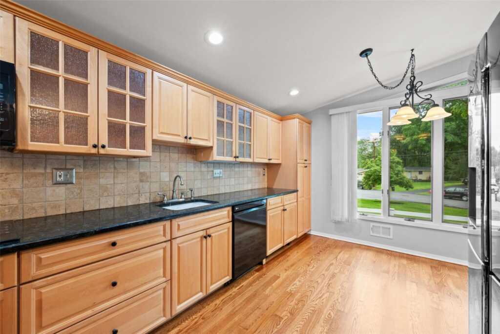 26 Linden Court, New City, NY 10956 - Photo 3 of 34