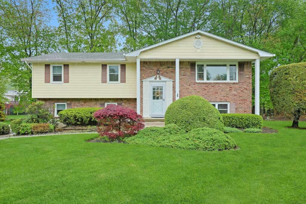 26 Preakness Lane, New City, NY 10956
