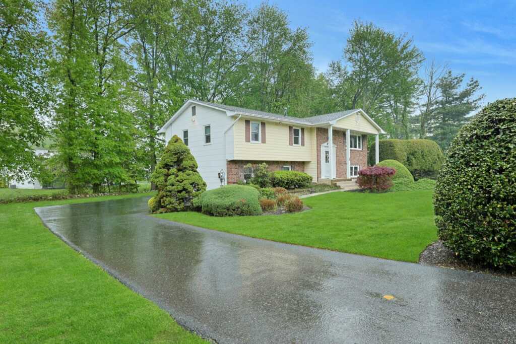 26 Preakness Lane, New City, NY 10956 - Photo 2 of 33