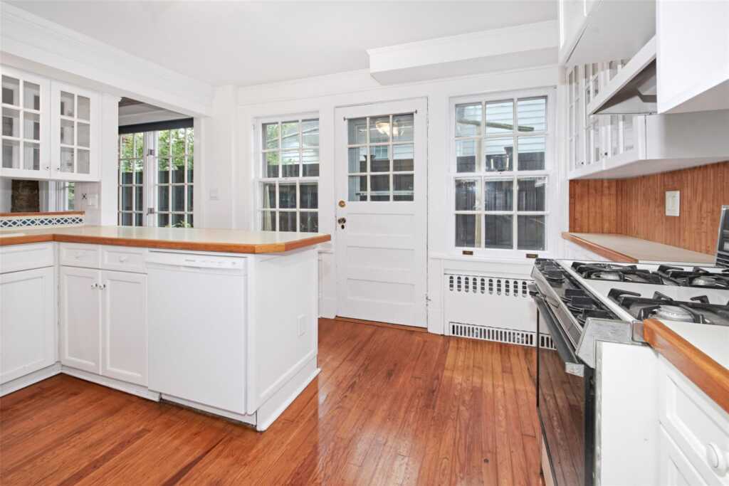 306 Oakland Beach Avenue, Rye, NY 10580 - Photo 15 of 25