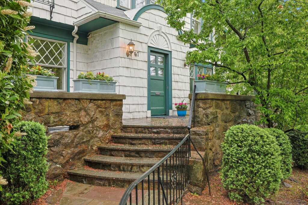 67 Bon Air Avenue, New Rochelle, NY 10804 - Photo 27 of 31
