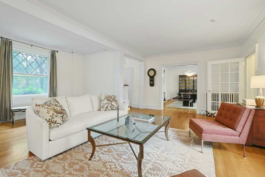 67 Bon Air Avenue, New Rochelle, NY 10804 - Photo 3 of 31