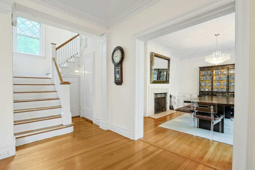 67 Bon Air Avenue, New Rochelle, NY 10804 - Photo 4 of 31