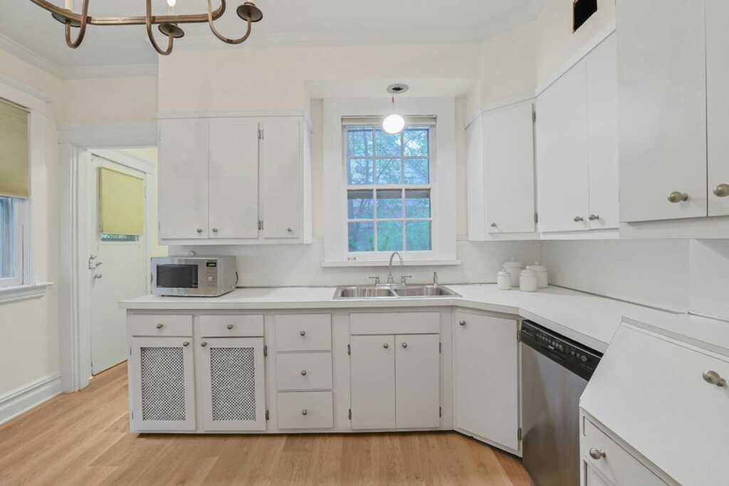 67 Bon Air Avenue, New Rochelle, NY 10804 - Photo 6 of 31