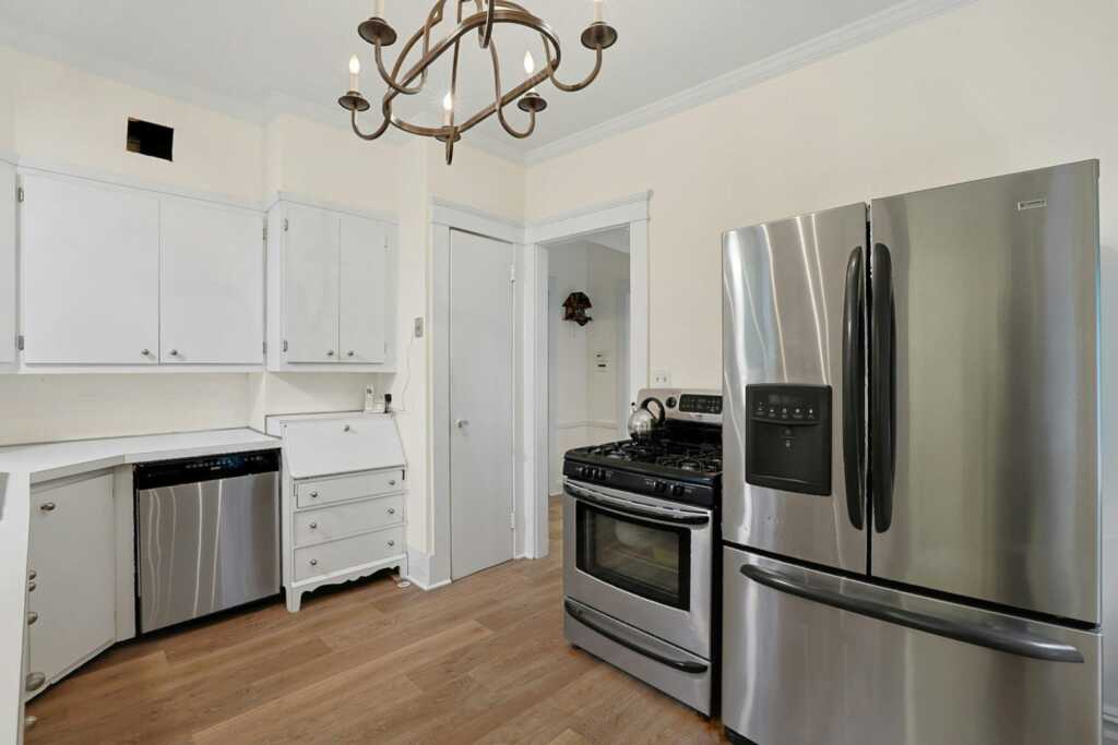 67 Bon Air Avenue, New Rochelle, NY 10804 - Photo 7 of 31