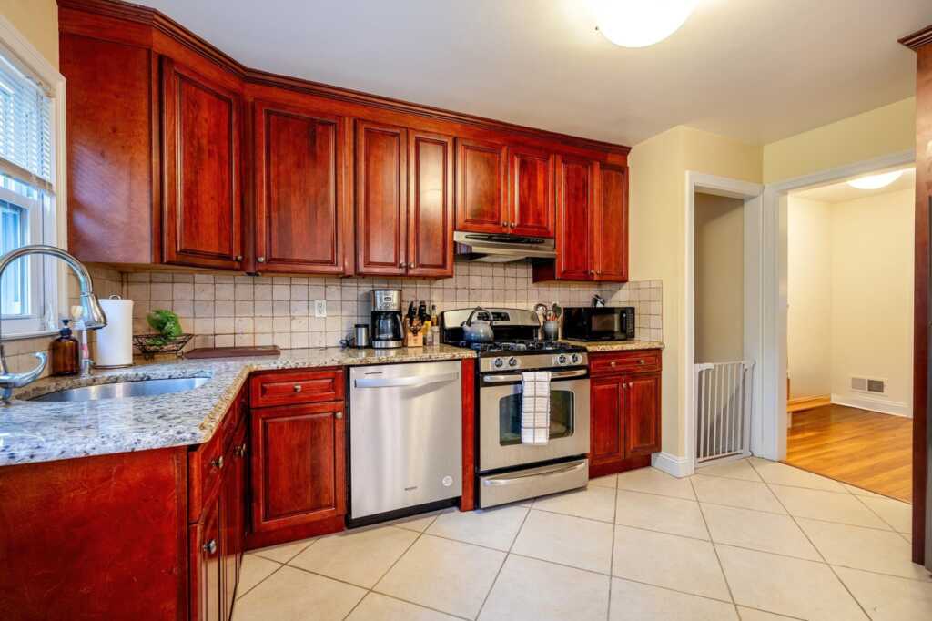 11 Latonia Road, Rye, NY 10573 - Photo 7 of 40