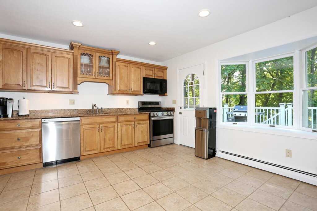 25 Augur Road, Suffern, NY 10901 - Photo 11 of 40